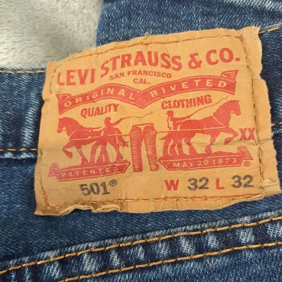 Levis Jeans Mens 32x32 Blue 501 Button Fly Straight Fit Denim Pants Western Work - Picture 4 of 11